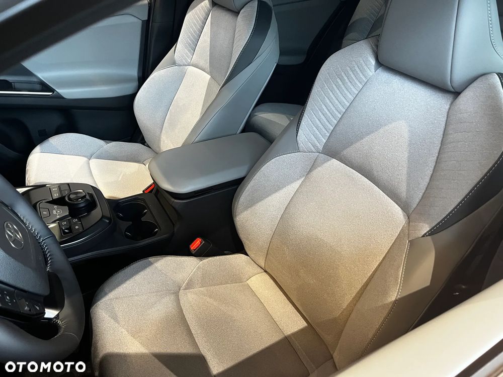 Toyota C-HR+ - 2