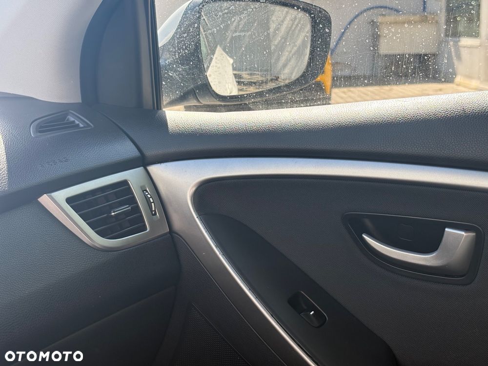 Hyundai i30 1.6 Premium - 11