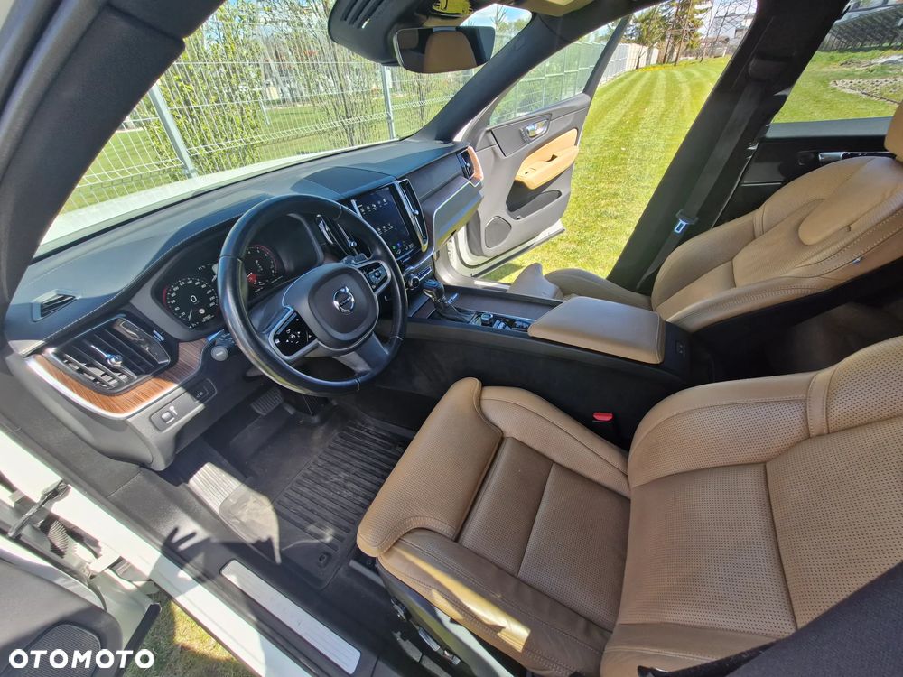 Volvo XC 60 T5 AWD Inscription - 25