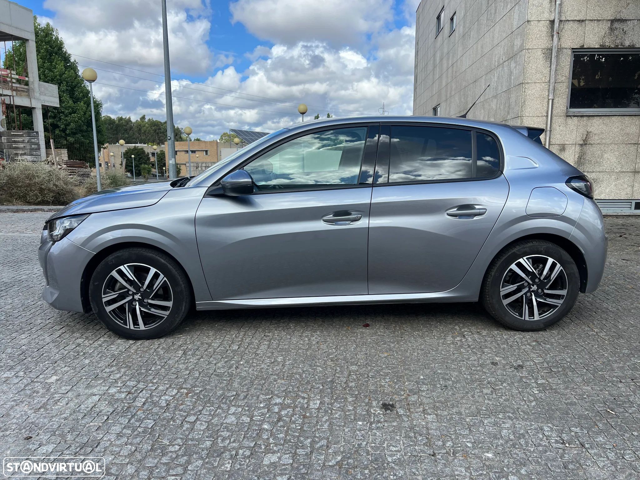 Peugeot 208 1.2 PureTech Allure - 1