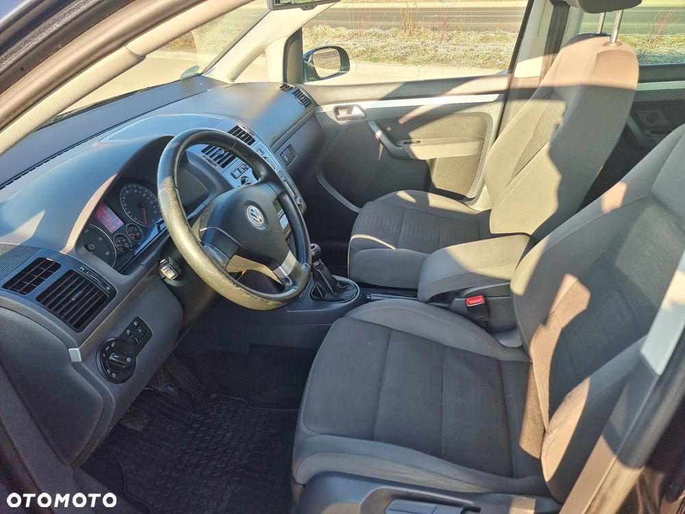 Volkswagen Touran - 6
