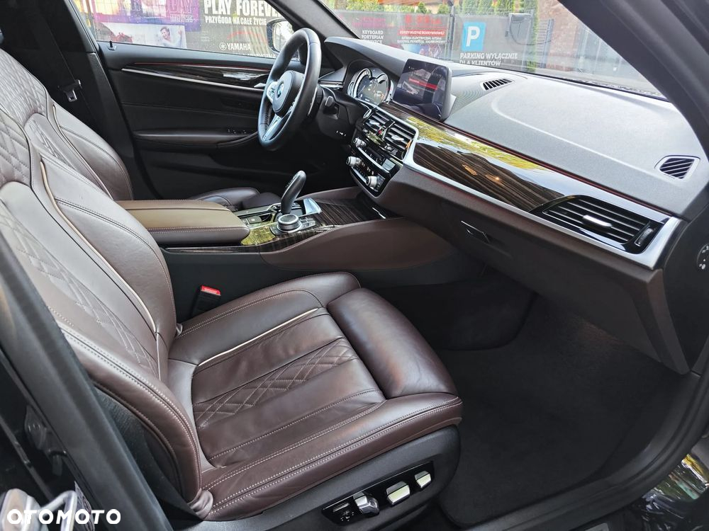 BMW Seria 5 520d M Sport - 11