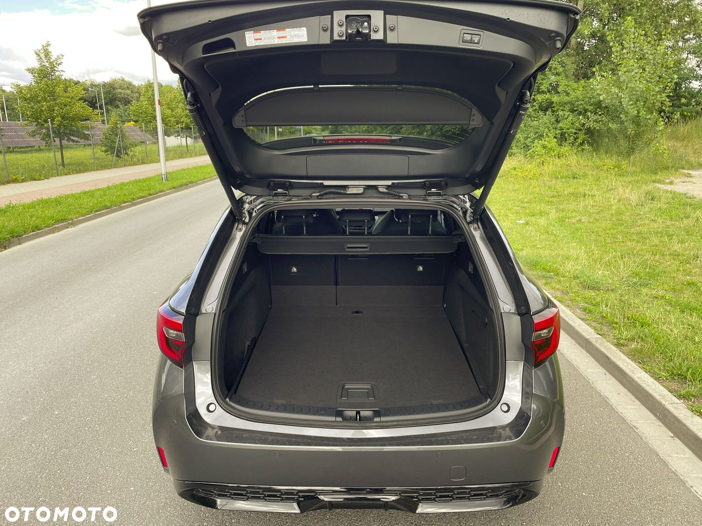 Toyota Corolla 2.0 Hybrid GR Sport Dynamic - 11