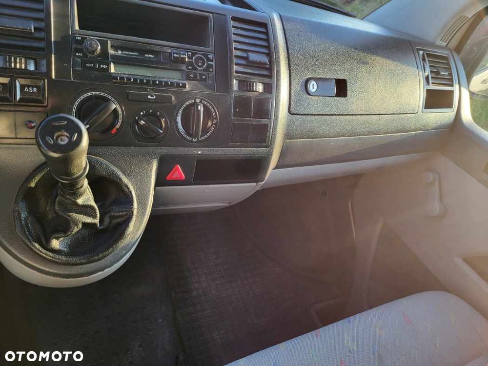 Volkswagen Transporter - 9