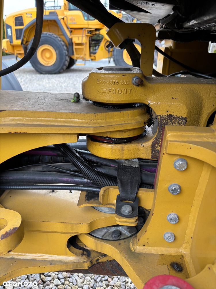 Caterpillar 907H2 rekin 4x4 łyzka dzielona z niemiec - 11