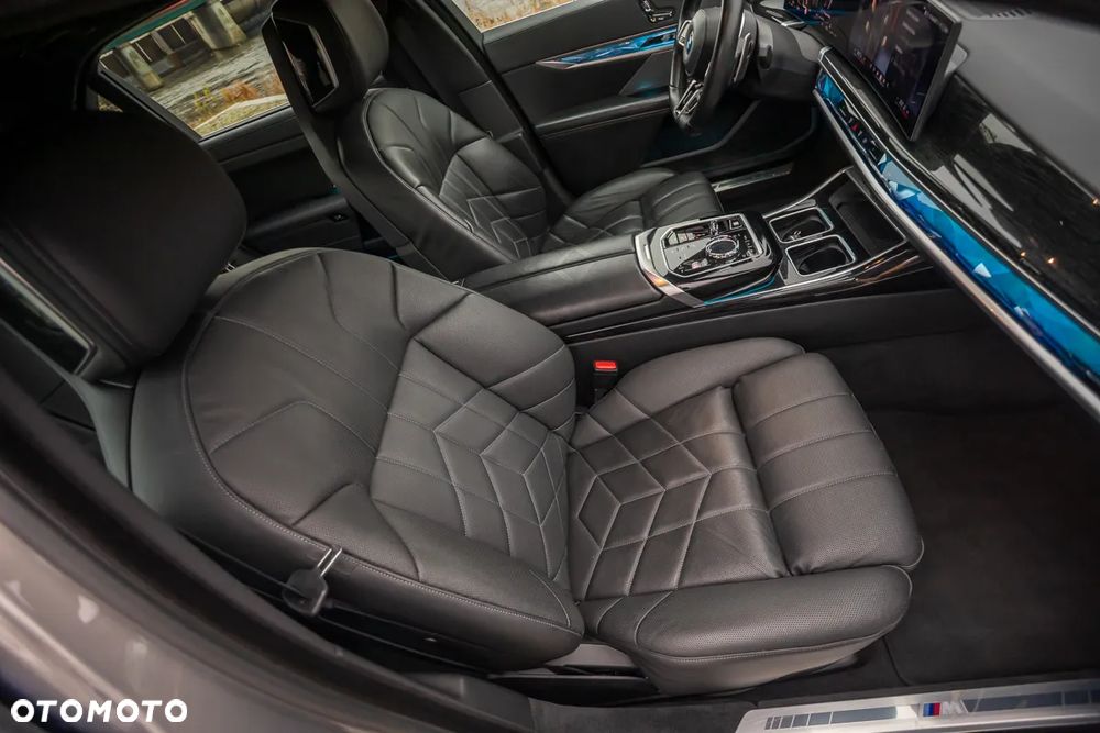 BMW Seria 7 740d xDrive sport - 20