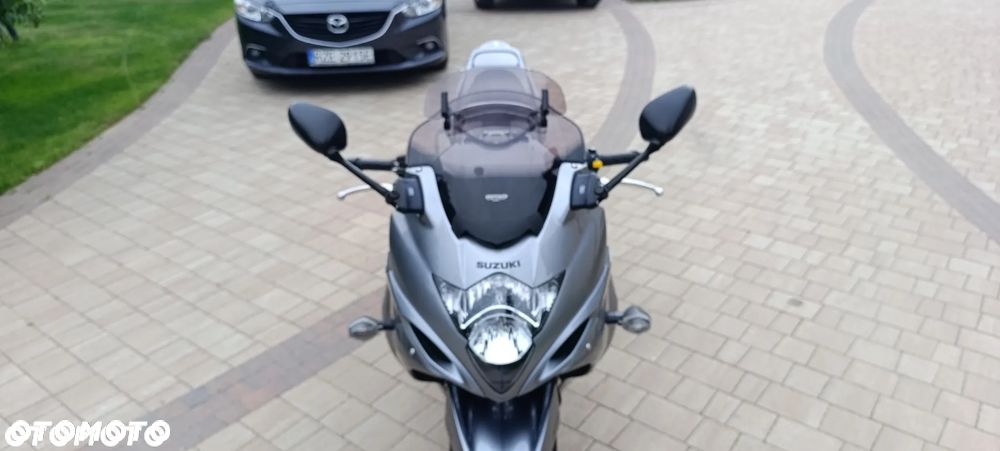 Suzuki GSX - 8