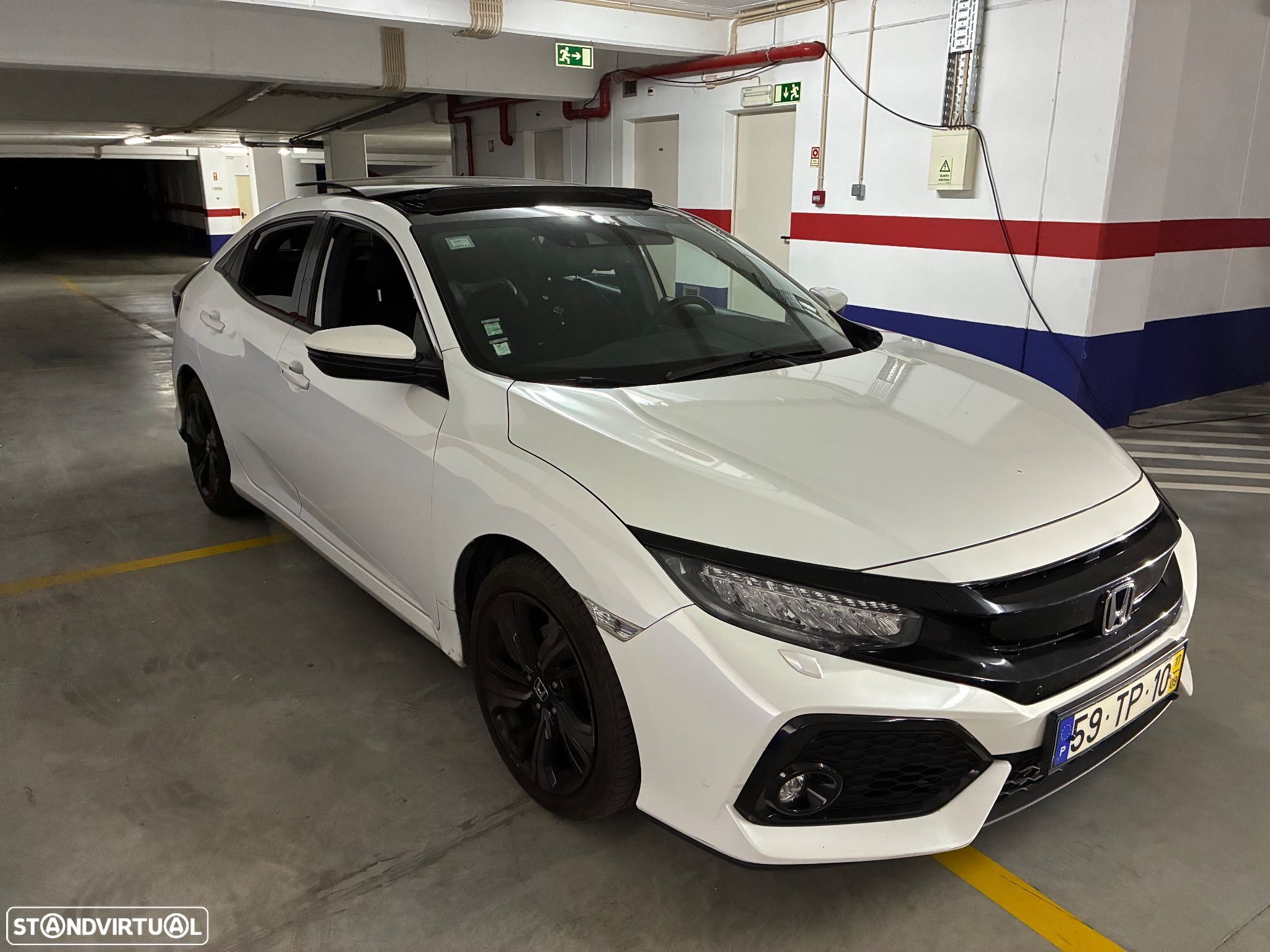 Honda Civic 1.0 i-VTEC Executive - 1