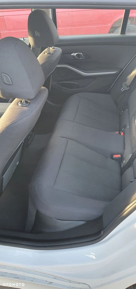 BMW Seria 3 318d - 8