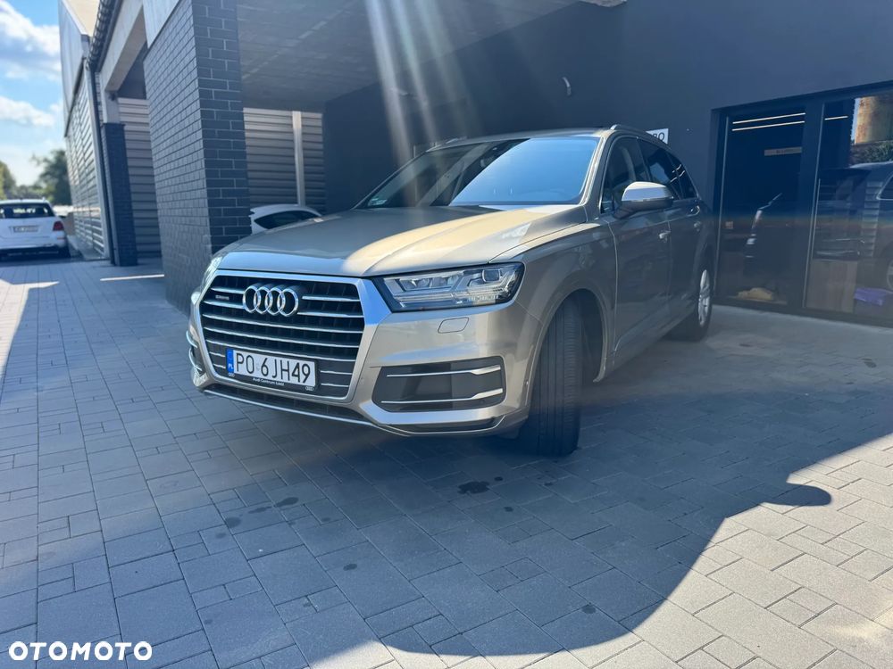 Audi Q7 - 1