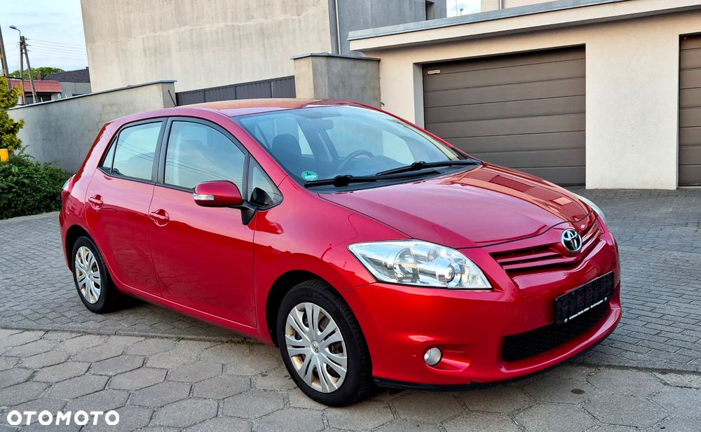 Toyota Avensis - 9