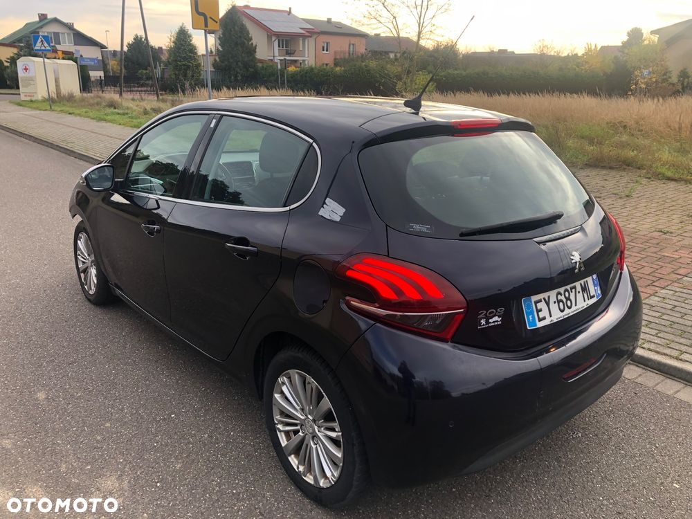 Peugeot 208 - 6
