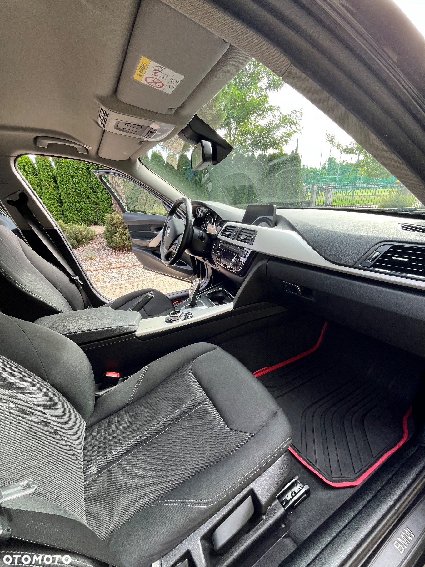 BMW Seria 3 318d Touring - 8