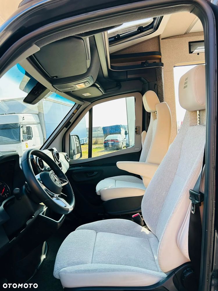 Mercedes-Benz ML-T570 - 15
