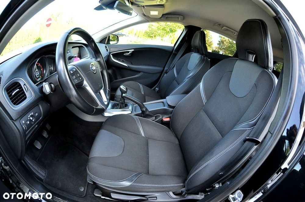 Volvo V40 D2 Summum - 6