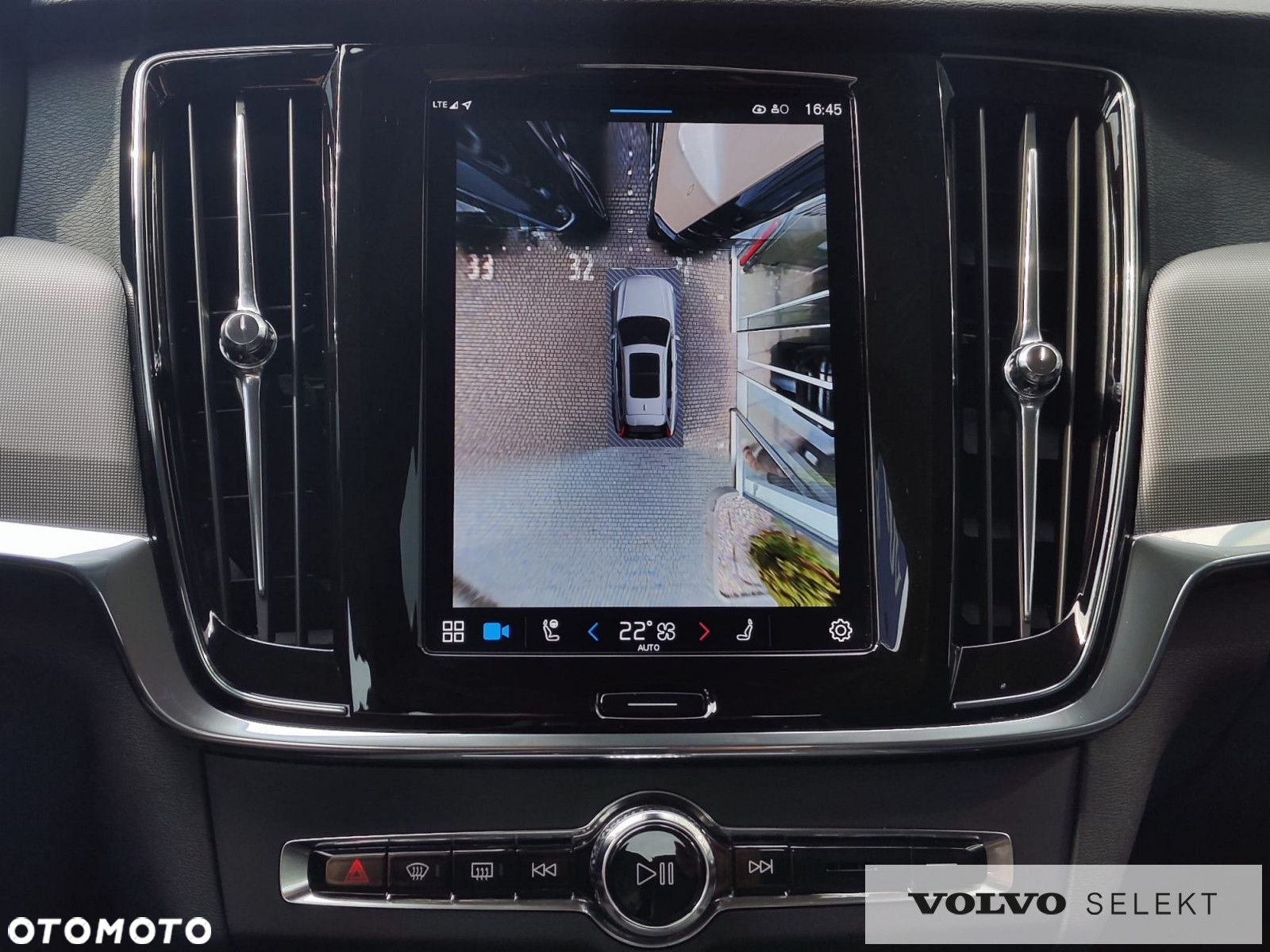 Volvo V90 Cross Country - 22