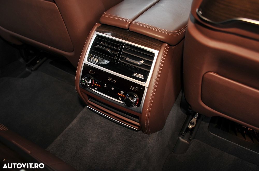 BMW Seria 7 740e iPerformance - 14