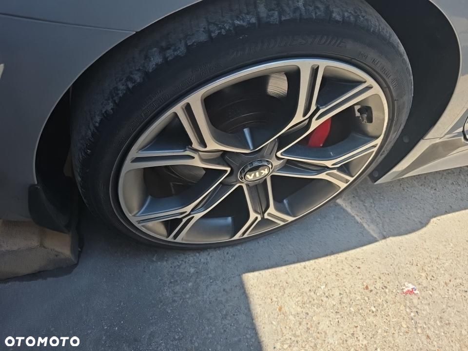 Kia Stinger 3.3 T-GDI V6 GT AWD - 17