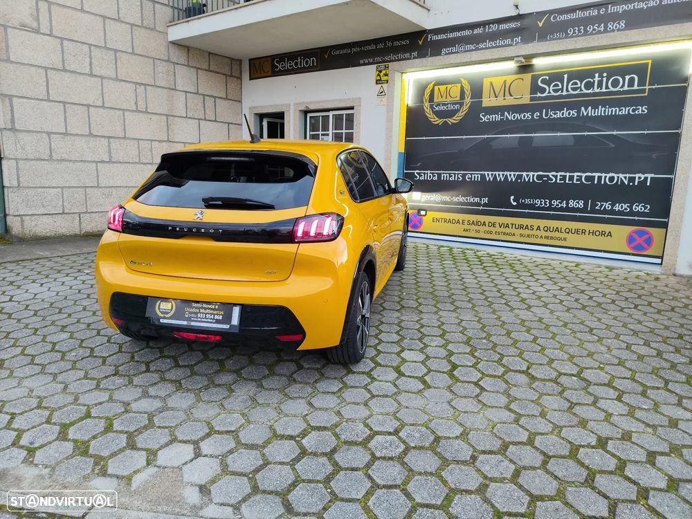 Peugeot e-208 GT - 17