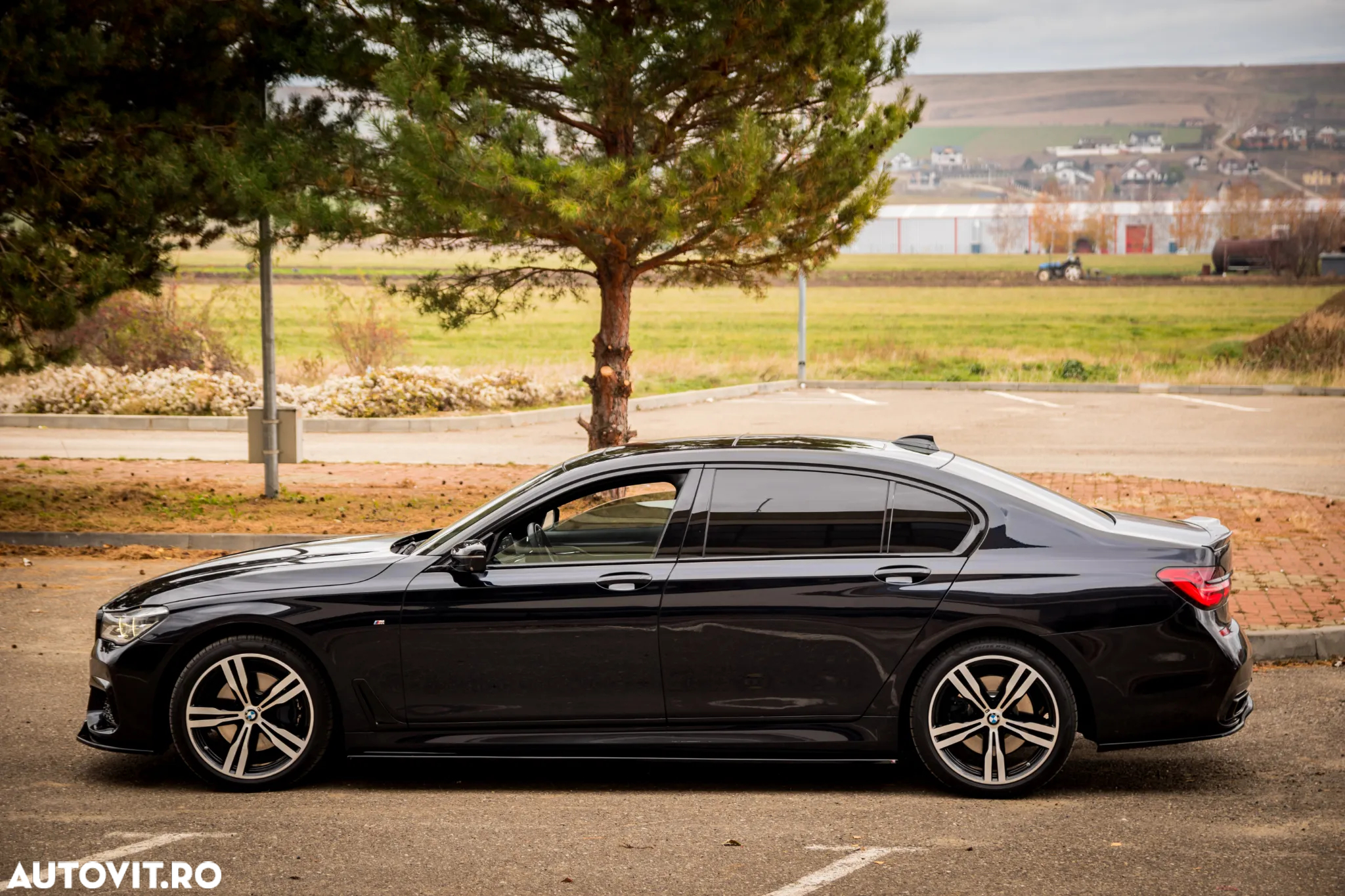 BMW Seria 7 730Ld xDrive - 34