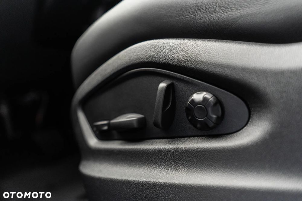 Porsche Cayenne E-Hybrid PHEV Black Edition - 32
