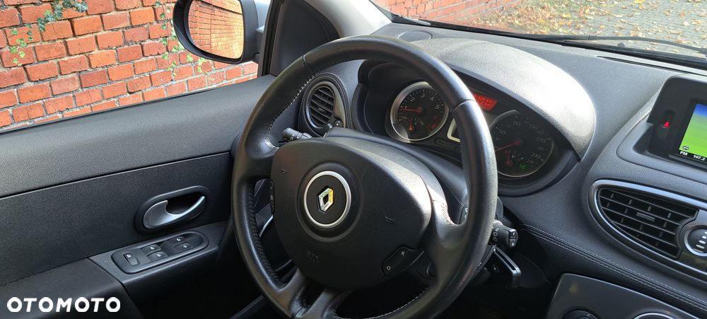 Renault Clio - 9