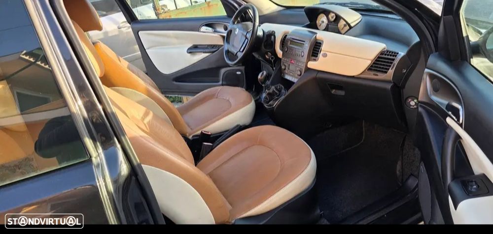 Lancia Ypsilon 1.4 16V Platino 4 - 2
