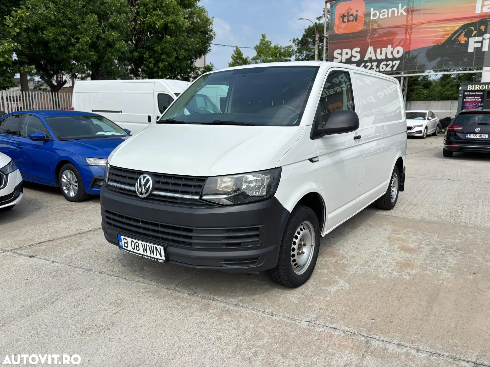Volkswagen Transporter - 2