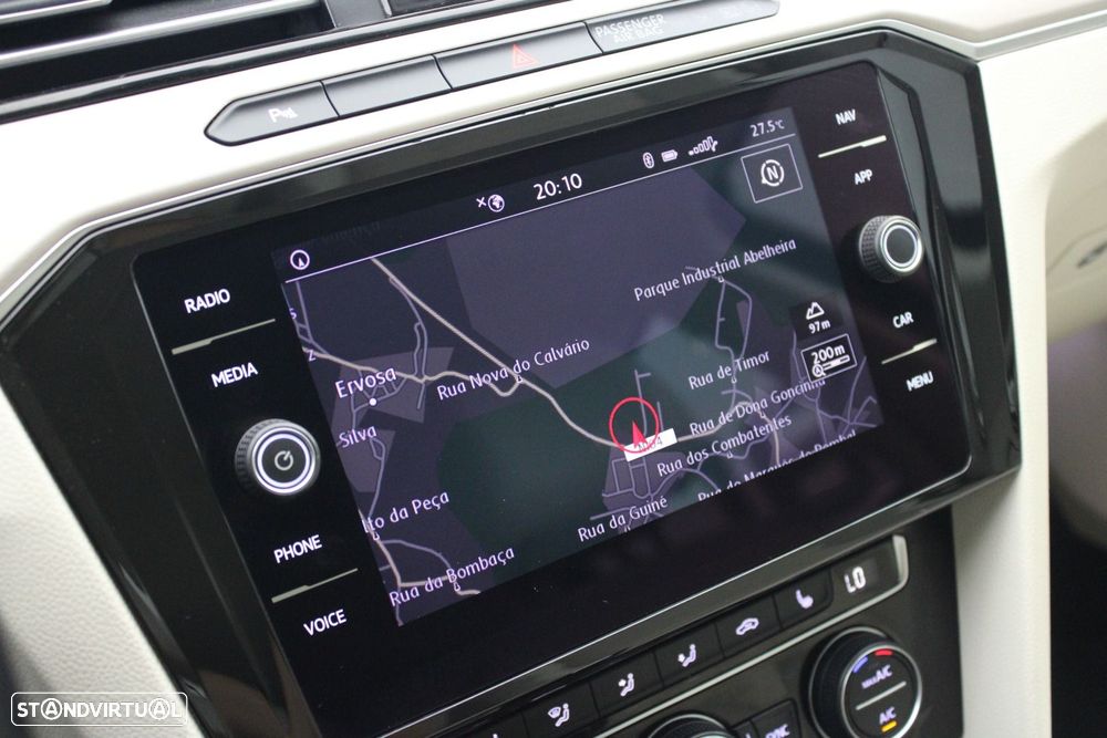 VW Passat Variant 2.0 TDI Highline DSG - 25
