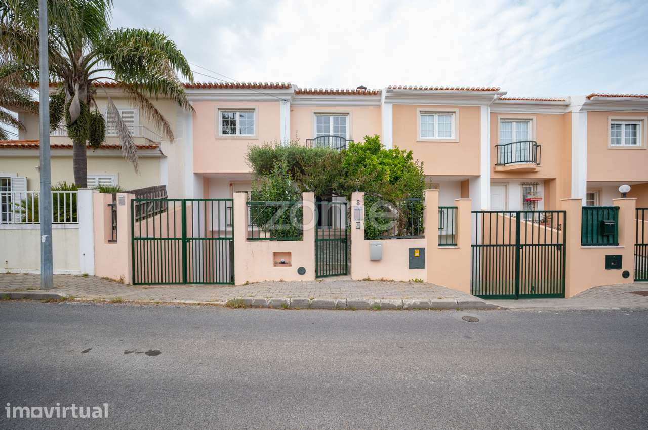 Moradia T4 com Terraço e Garagem em Albarraque - Grande imagem: 3/40
