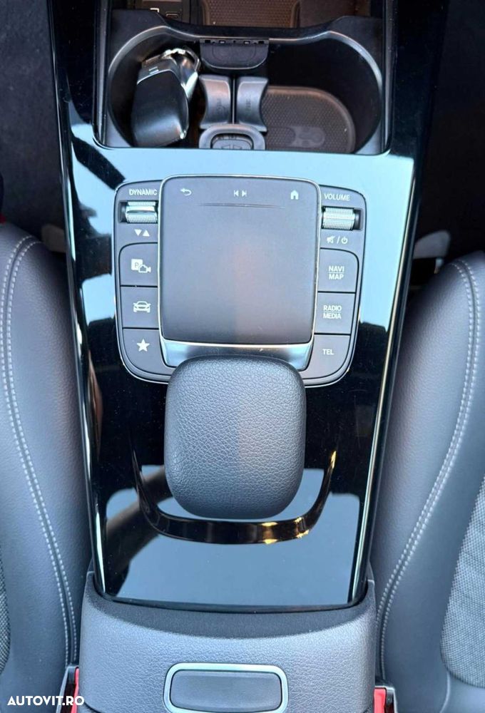 Mercedes-Benz A 180 - 25