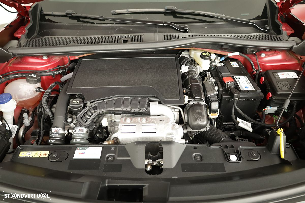 Peugeot 2008 1.2 PureTech Allure EAT8 - 24