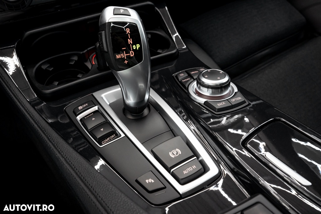 BMW Seria 5 520d - 34