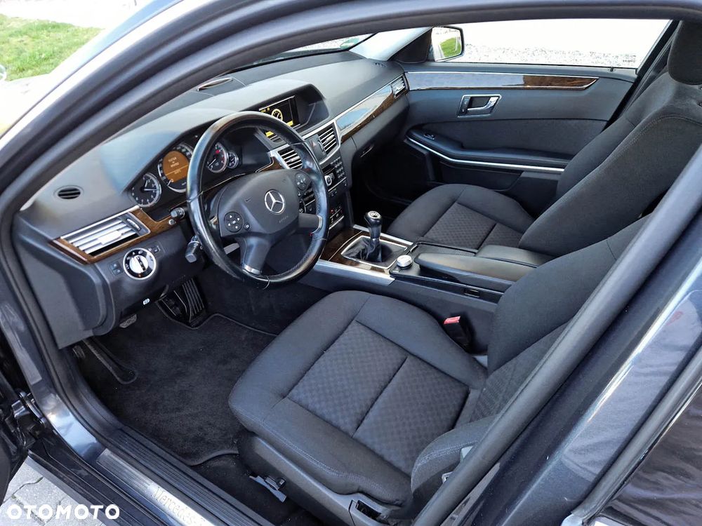 Mercedes-Benz Klasa E 200 CGI BlueEffICIENCY - 6