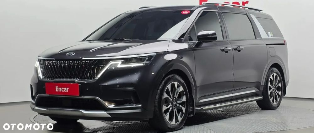 Kia Carnival - 1
