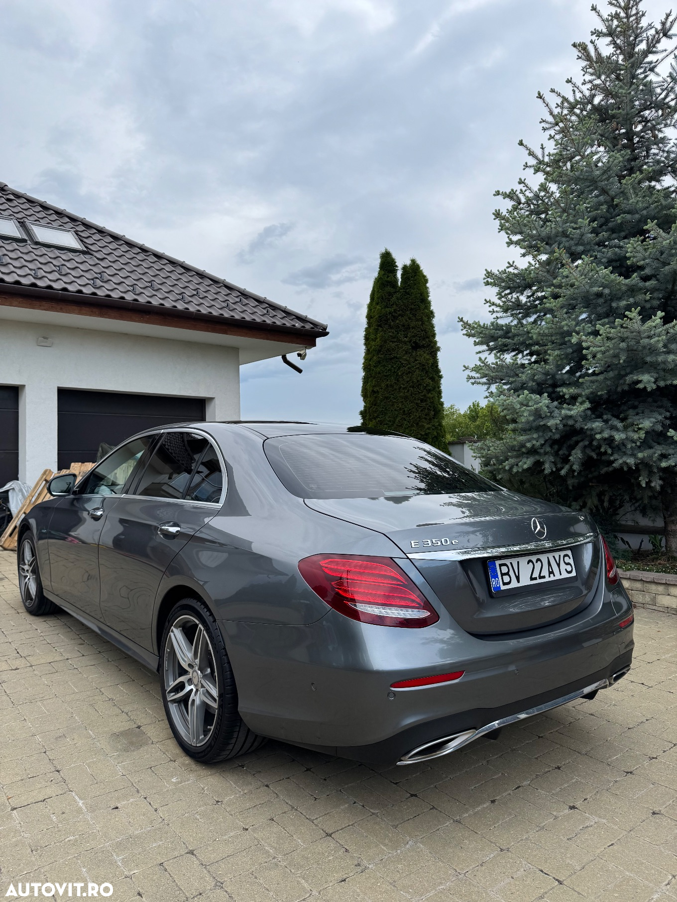Mercedes-Benz E 350e 9G-TRONIC AMG Line - 2