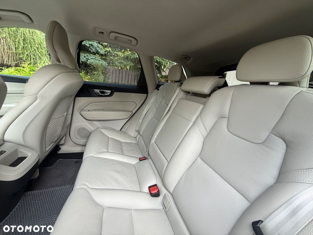 Volvo XC 60 B4 B Inscription - 16