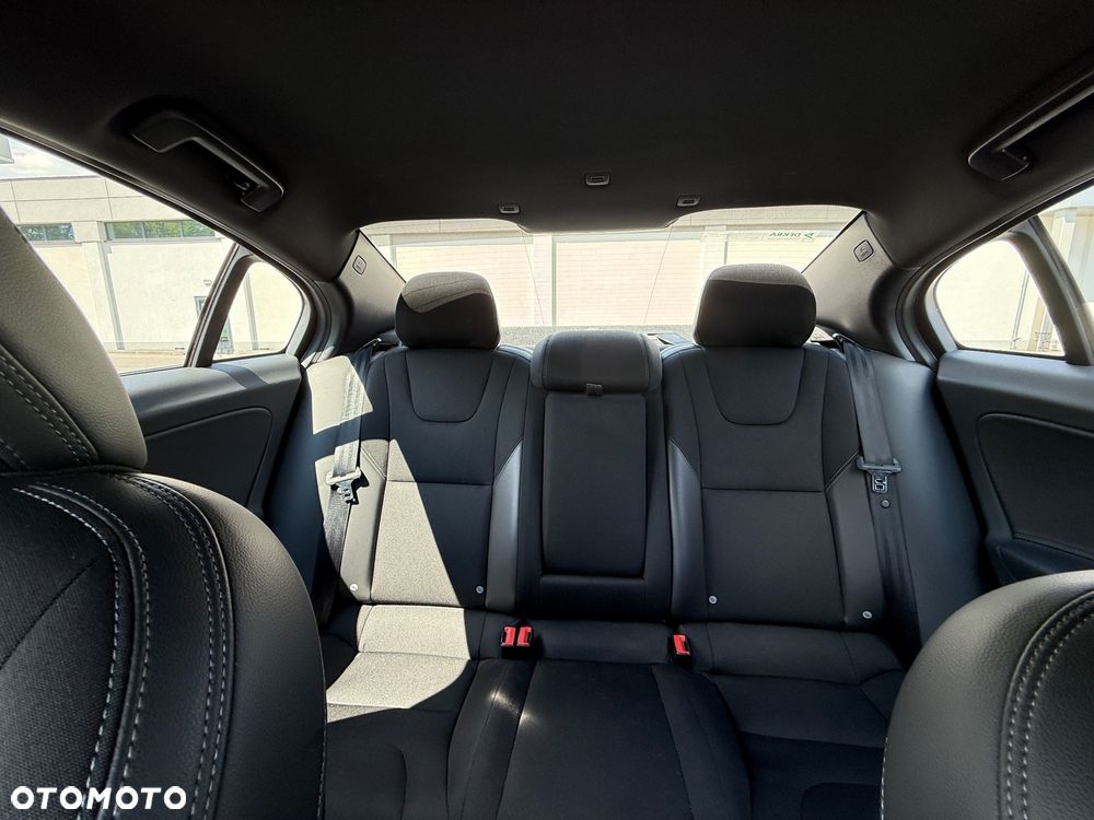 Volvo S60 D3 Drive-E Momentum - 20