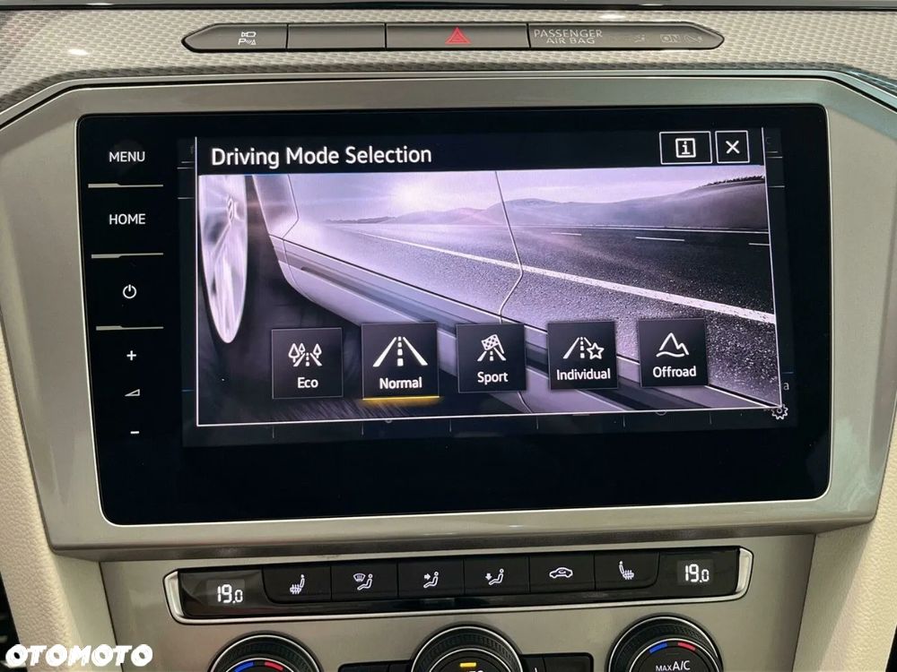 Volkswagen Passat Variant 2.0 TDI SCR DSG 4Motion Alltrack - 12