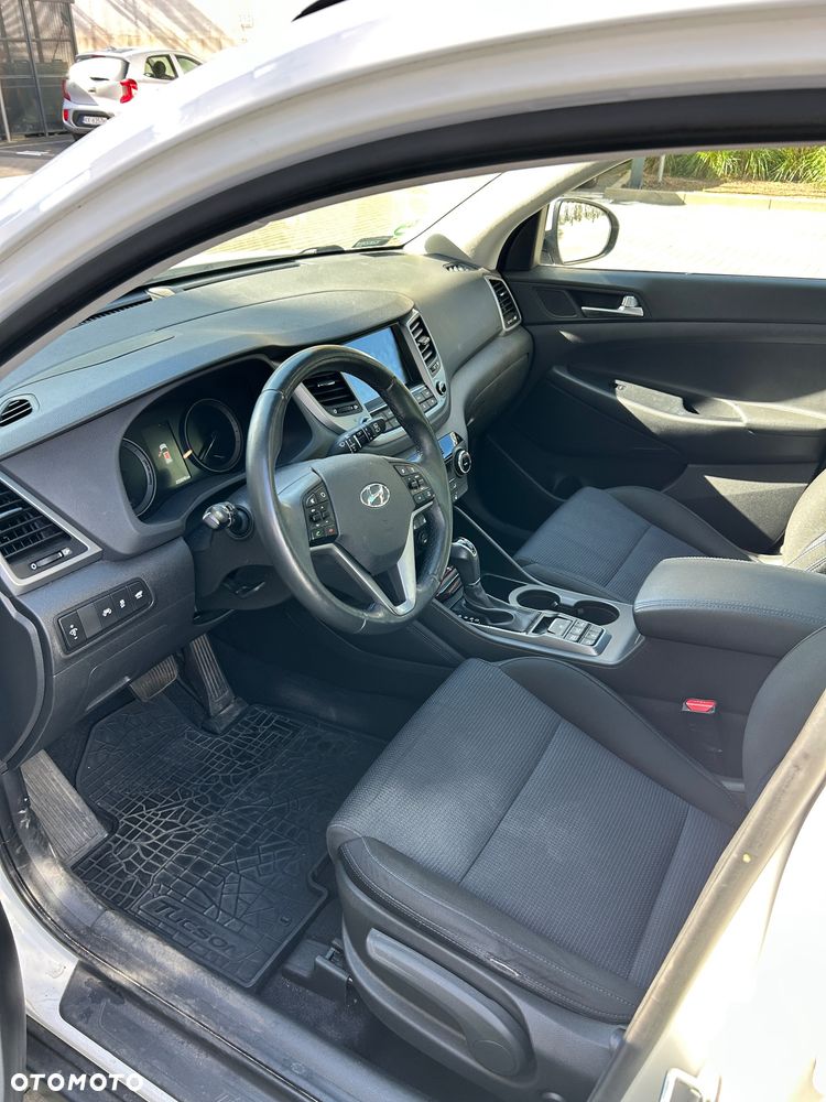 Hyundai Tucson 1.7 CRDI BlueDrive Style 2WD DCT - 11