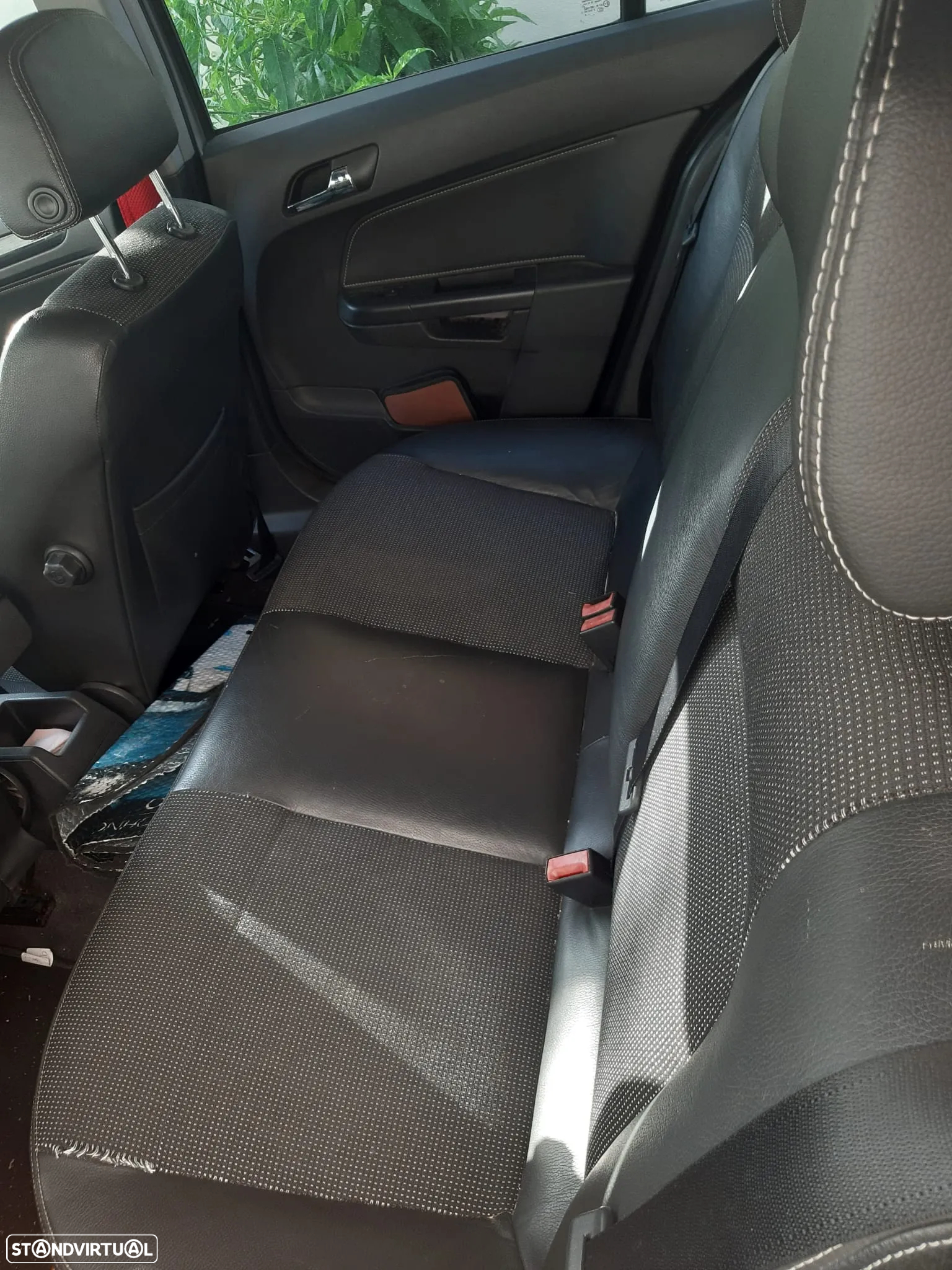 Opel Astra 1.9 CDTi Cosmo - 47