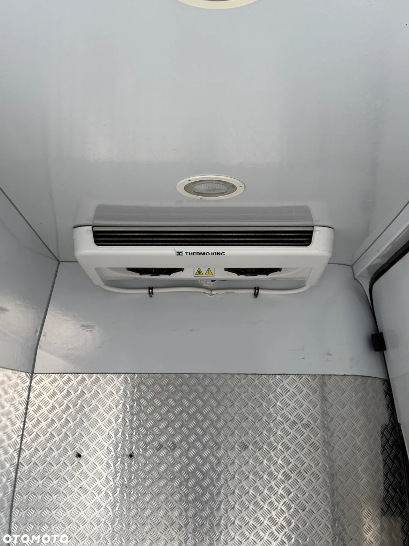 Mercedes-Benz Sprinter - 8