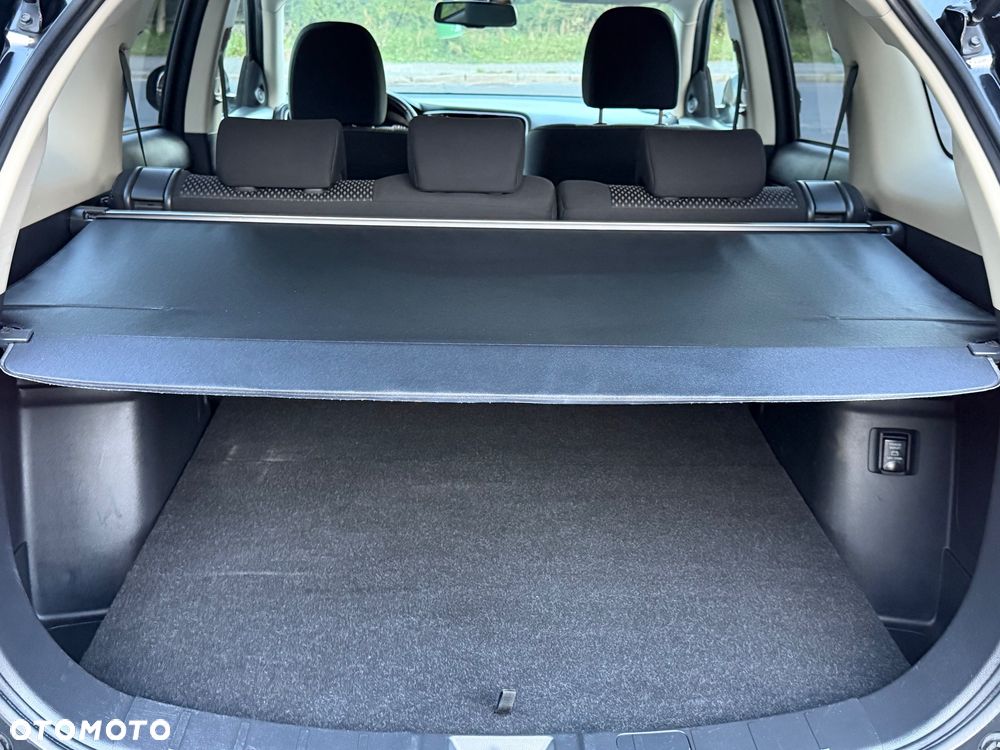 Mitsubishi Outlander 2.0 2WD Diamant - 23