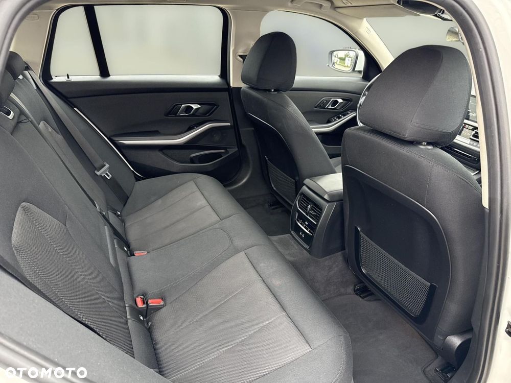 BMW Seria 3 318i Advantage - 14