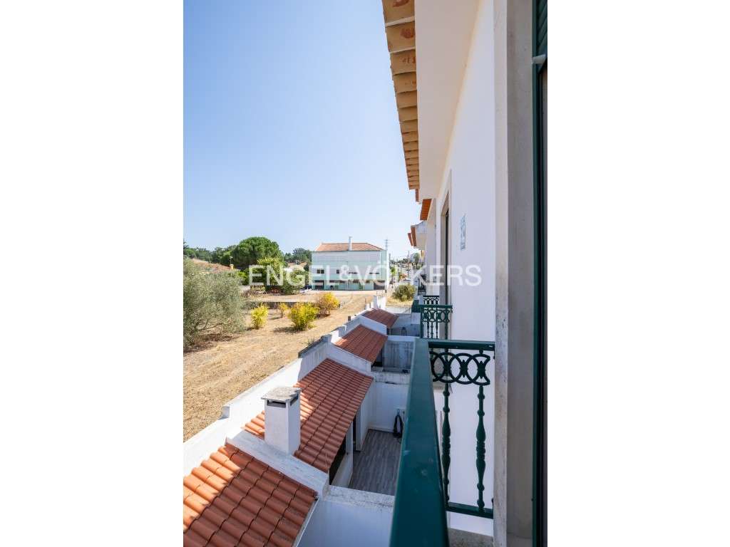 Moradia T5 Geminada com Terraço na Azambuja - Grande imagem: 3/38