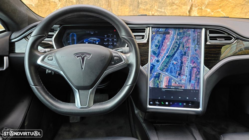 Tesla Model S - 14