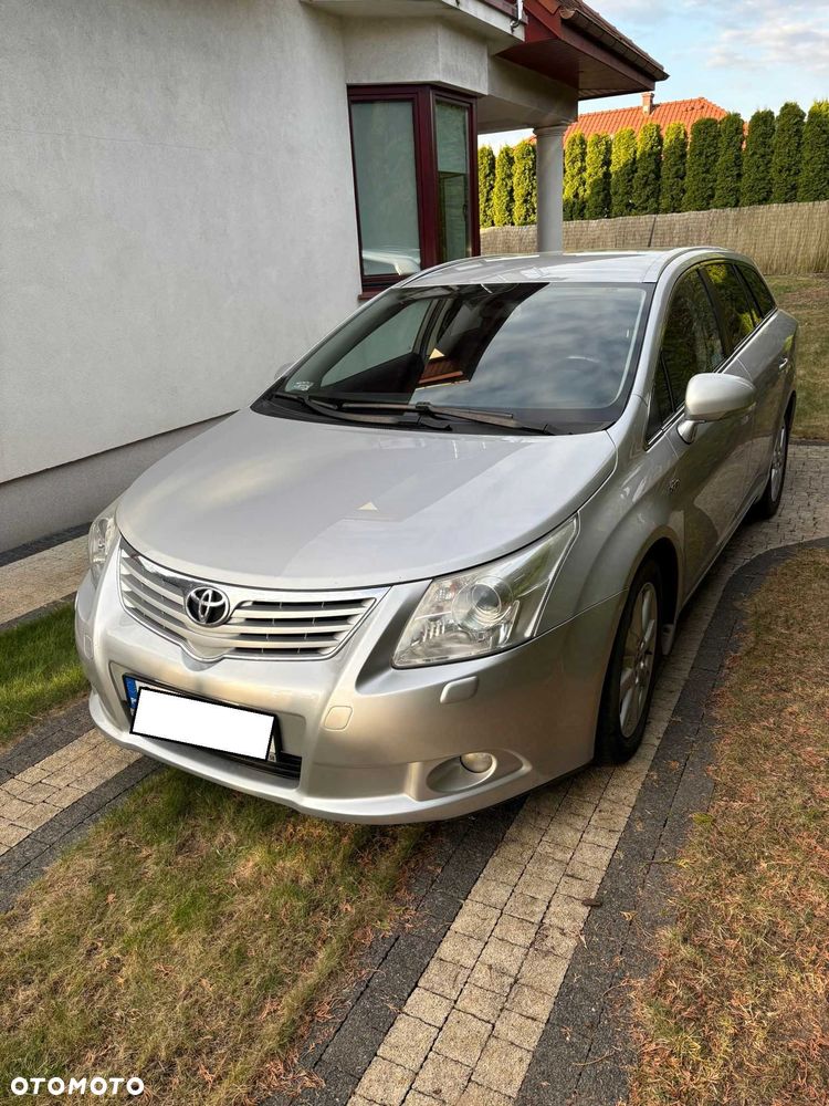Toyota Avensis - 2