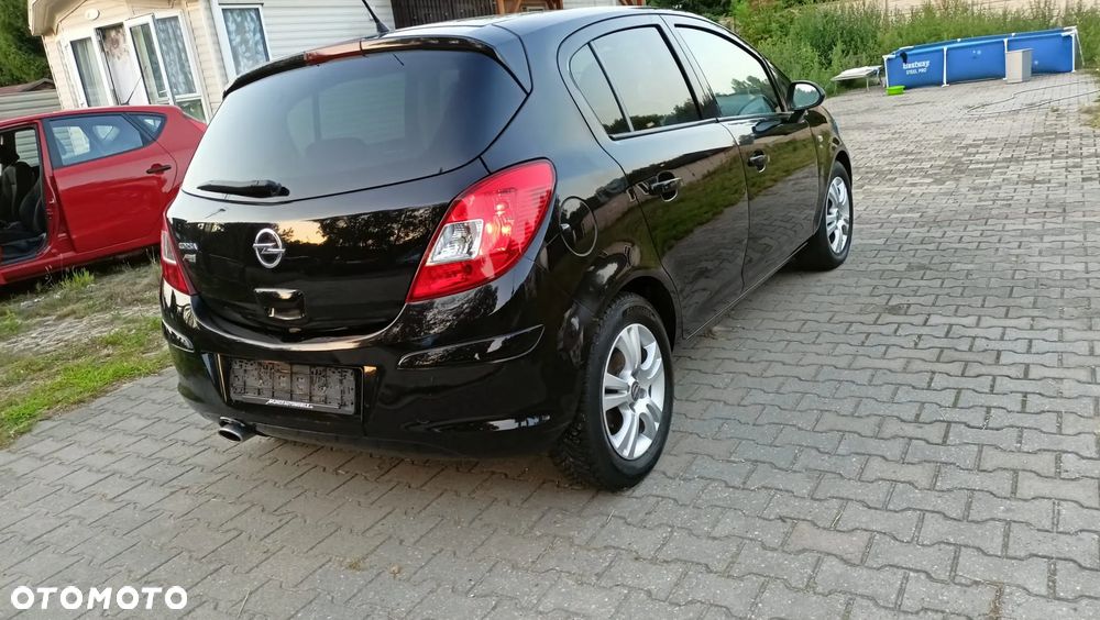 Opel Corsa 1.4 16V Edition - 4