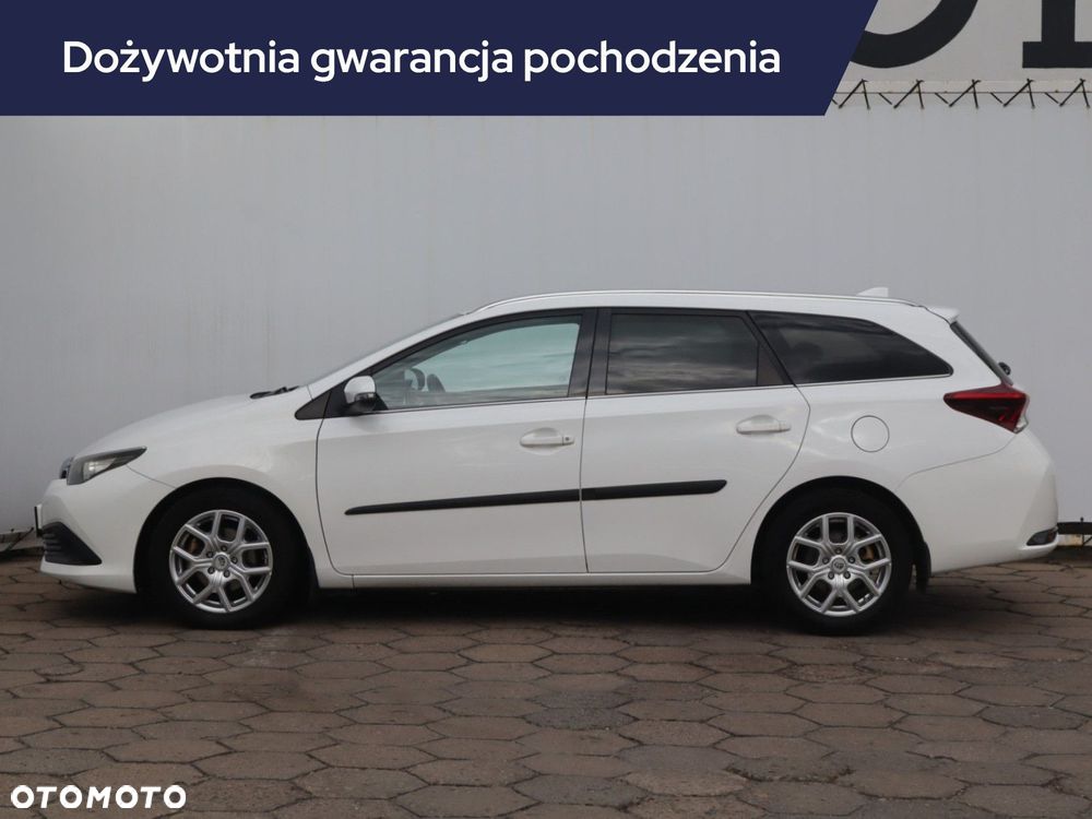 Toyota Auris 2016 photo 3