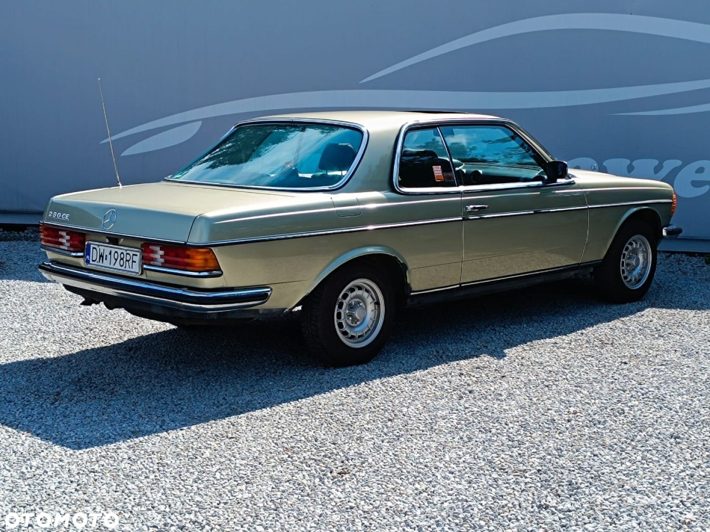 Mercedes-Benz W123 - 18